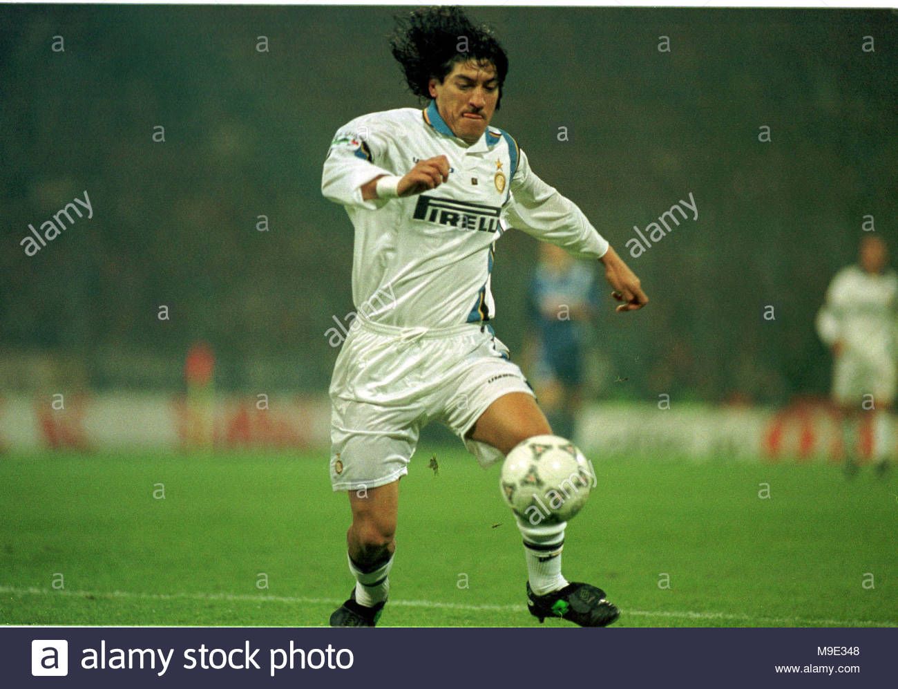 インテルミラノ 96/97 アウェイ ユニフォーム #9 ZAMORANO インテルミラノ 96/97 アウェイ ユニフォーム #9 ZAMORANO